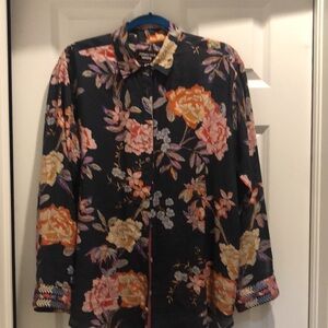 Johnny Was Workshop Navy Floral Shirt Blouse med/Lg